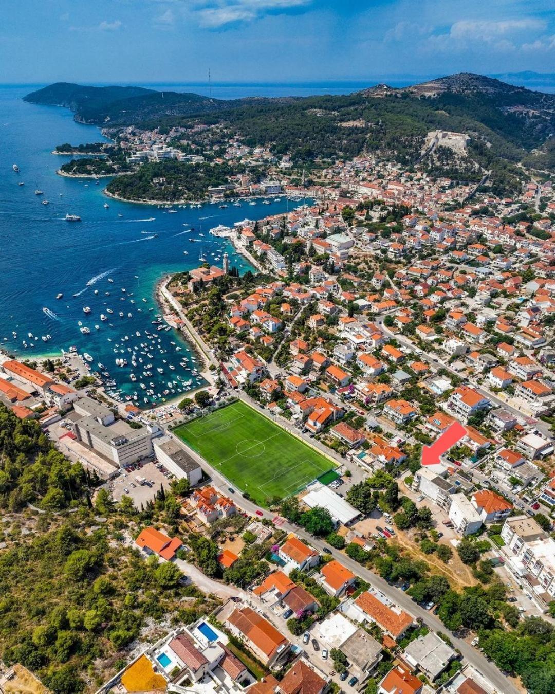 Room Tai - Spacious And Comfy With Private Terrace Hvar Town Exteriör bild