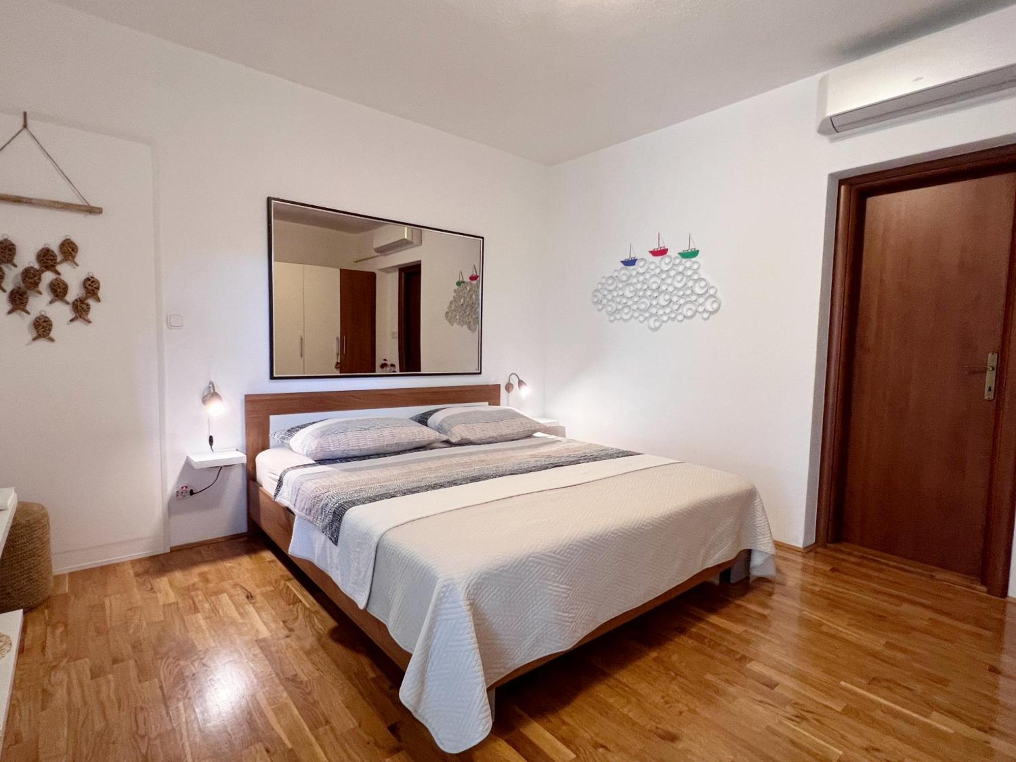 Room Tai - Spacious And Comfy With Private Terrace Hvar Town Exteriör bild