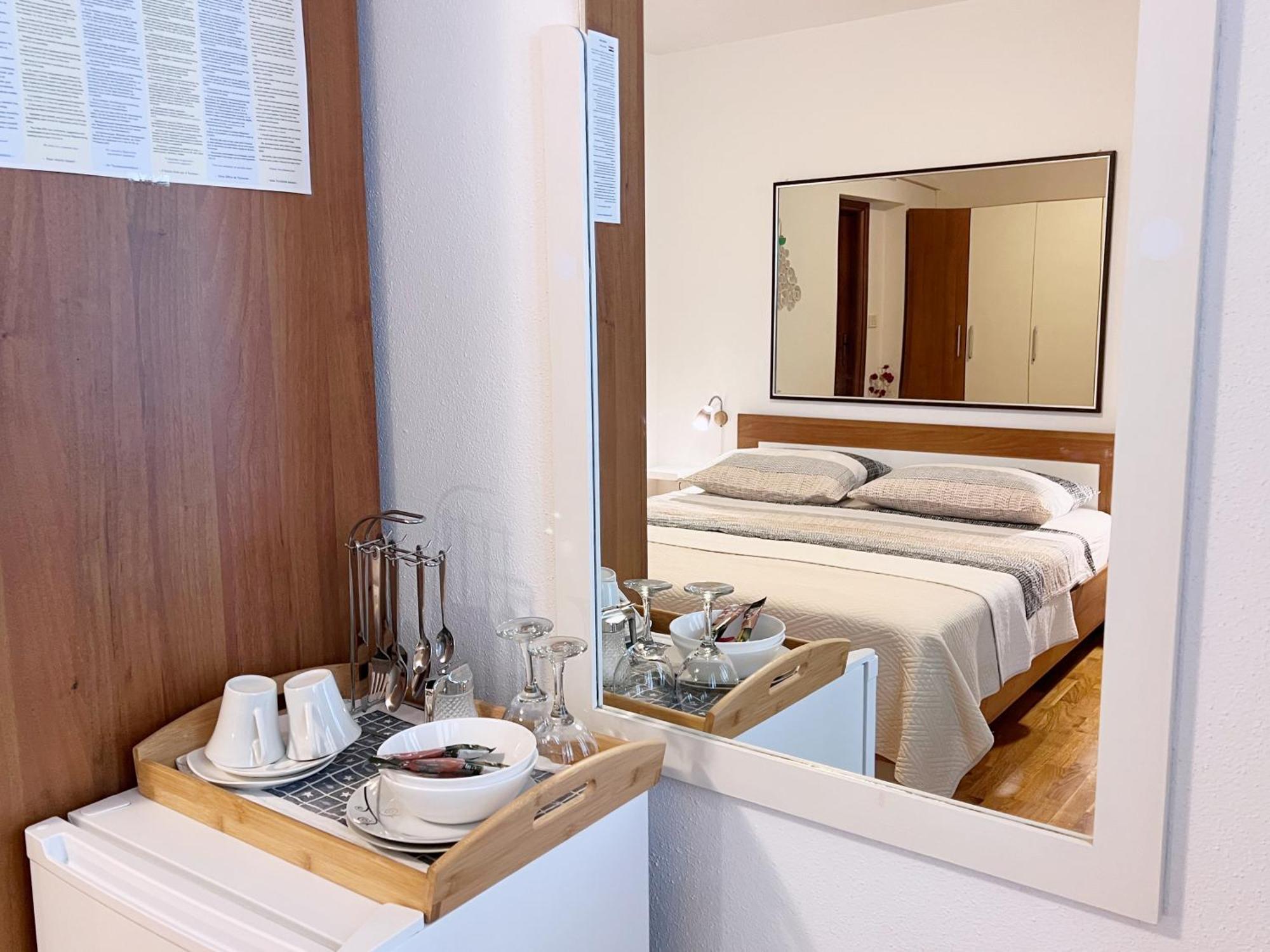 Room Tai - Spacious And Comfy With Private Terrace Hvar Town Exteriör bild